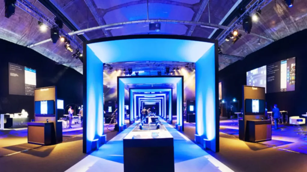 Scénographie immersive lors d’un lancement de produit intégrant des animations photo et vidéo pour valoriser une nouvelle innovation